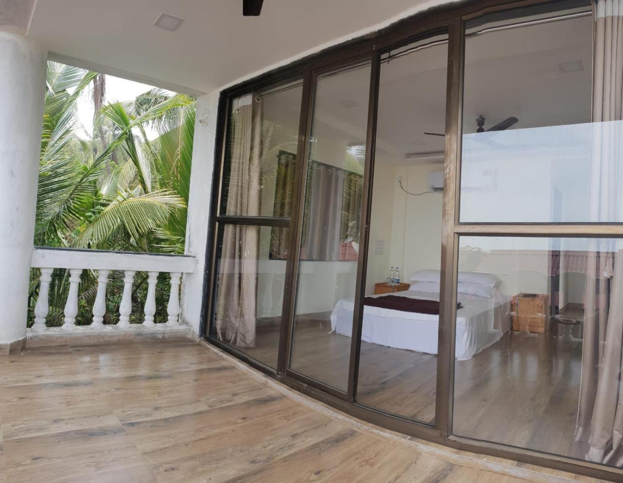 Klub Khavana- The Exclusive Beachfront Resort Vengurla Exterior photo
