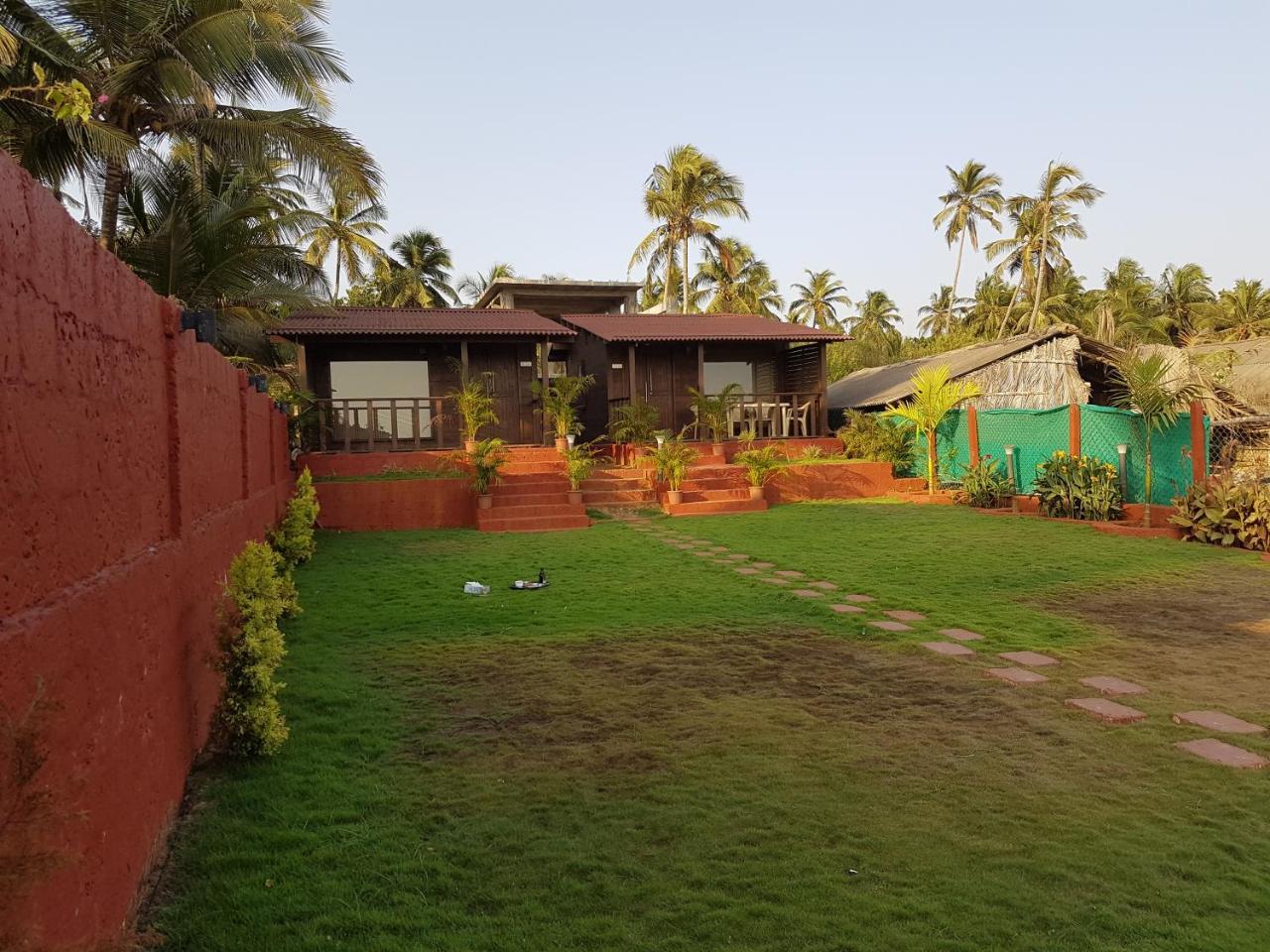 Klub Khavana- The Exclusive Beachfront Resort Vengurla Exterior photo